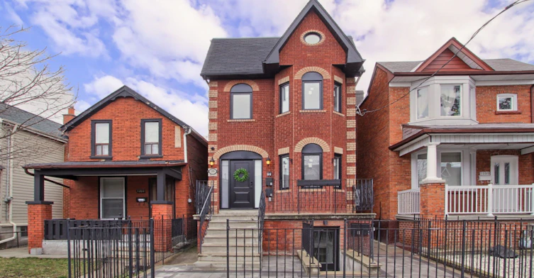Unit 4-1201 Dovercourt Road, Toronto, ON, M6H 2Y1