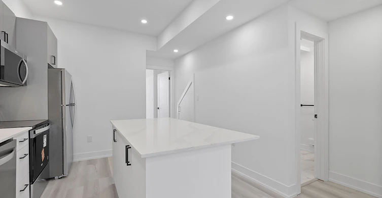 Main #2-591 Oakwood Avenue, Toronto, ON, M6E 2X8 - 8