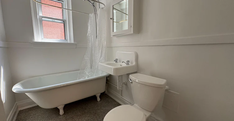 10-42 Barton Avenue, Toronto, ON, M6G 1P3 - 5