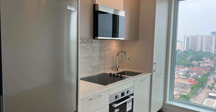 2210-10 Oak Street, Toronto, ON, M5A 0Z1 - 2