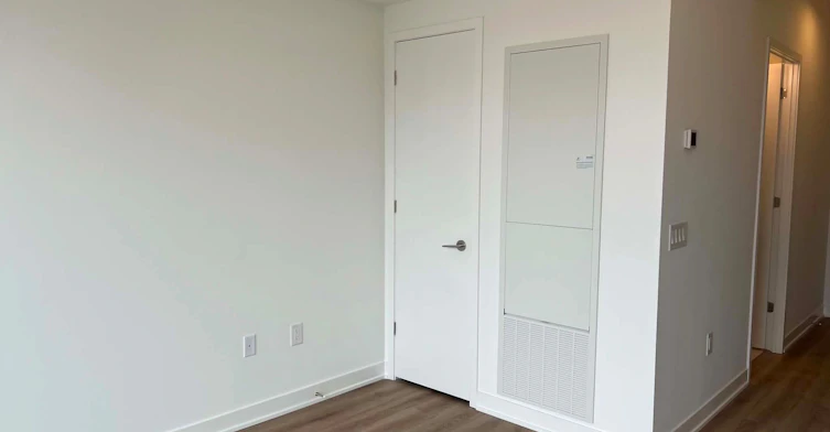 2210-10 Oak Street, Toronto, ON, M5A 0Z1 - 4