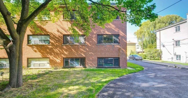Lower-19 Charlemagne Drive, Toronto, ON, M2N 4H7 - 3