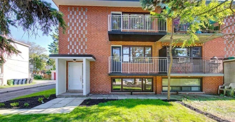 Lower-19 Charlemagne Drive, Toronto, ON, M2N 4H7