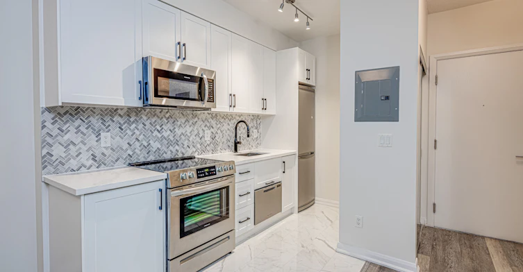 1117-111 Elizabeth Street, Toronto, ON, M5G 1P7 - 2