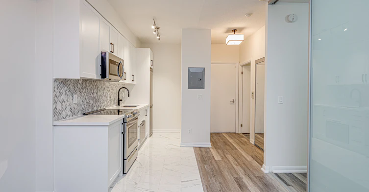 1117-111 Elizabeth Street, Toronto, ON, M5G 1P7 - 3