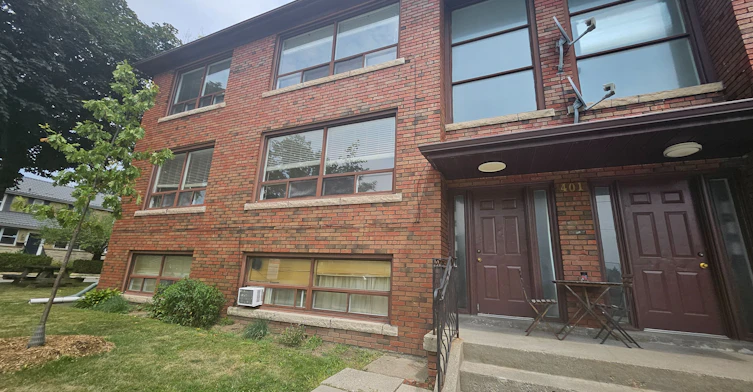 3-401 Winnett Avenue, Toronto, ON, M6C 3M2 - 2
