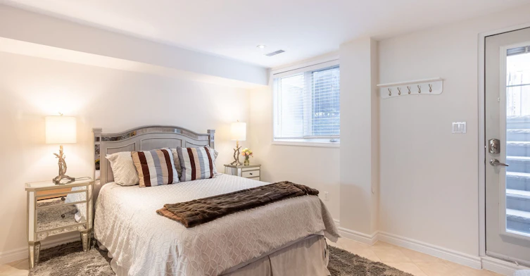 Lower-108 Dupont Street, Toronto, ON, M5R 1V2 - 6
