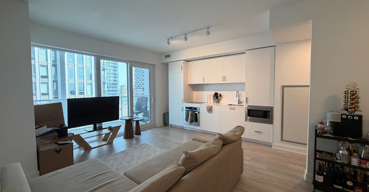 1701-88 Queen Street, Toronto, ON, M5C 0B6 - 2