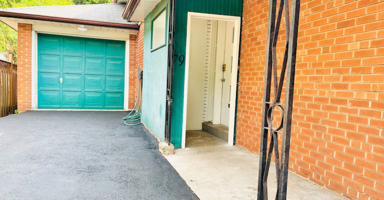 FRONT-79 Mckee Avenue, Toronto, ON, M2N 4C1 - 2