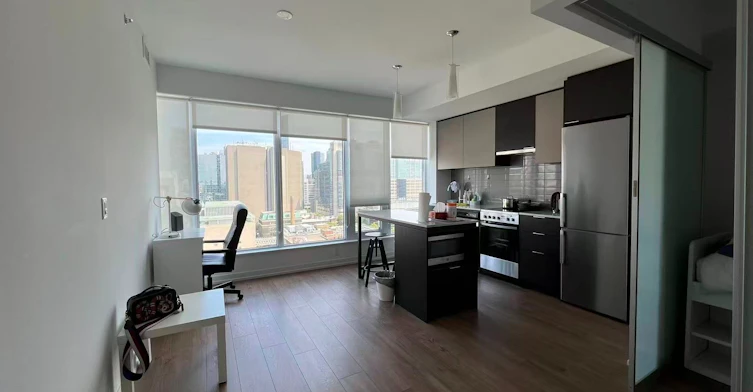 1407-203 College Street, Toronto, ON, M5T 1P9 - 2