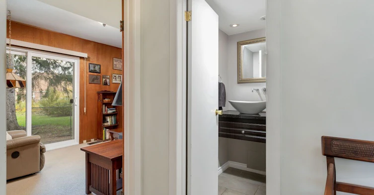 46 Marathon Crescent, Toronto, ON, M2R 2L7 - 3