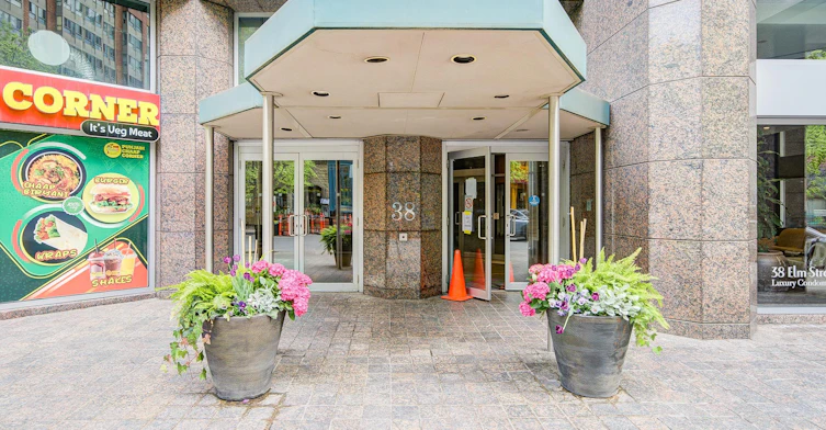 2715-38 Elm Street, Toronto, ON, M5G 2K5 - 3