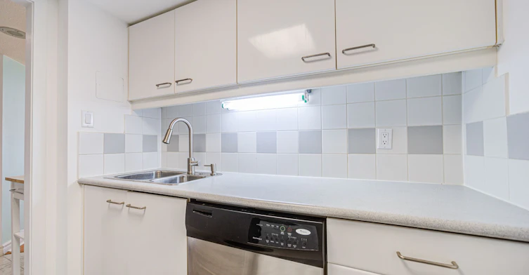 2715-38 Elm Street, Toronto, ON, M5G 2K5 - 17
