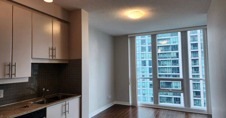2606-18 Harbour Street, Toronto, ON, M5J 2Z6 - 4
