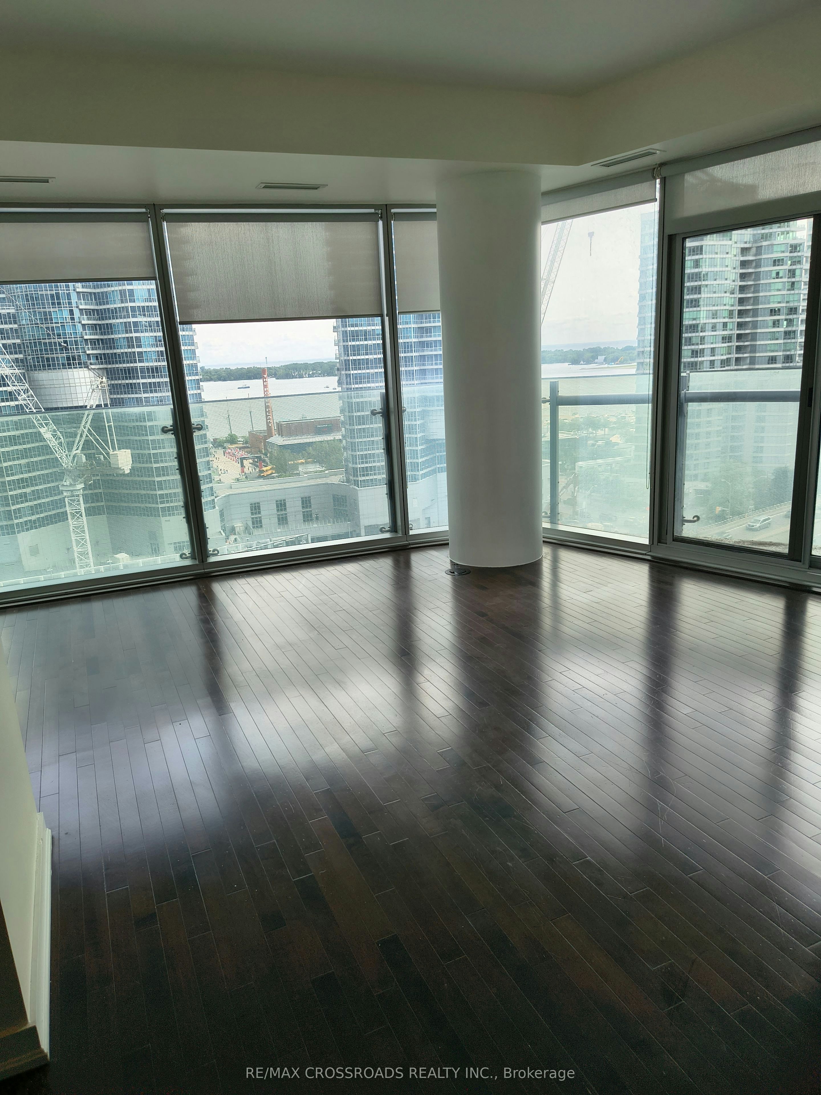 1104-12 York Street, Toronto, ON, M5J 2Z2 - 11
