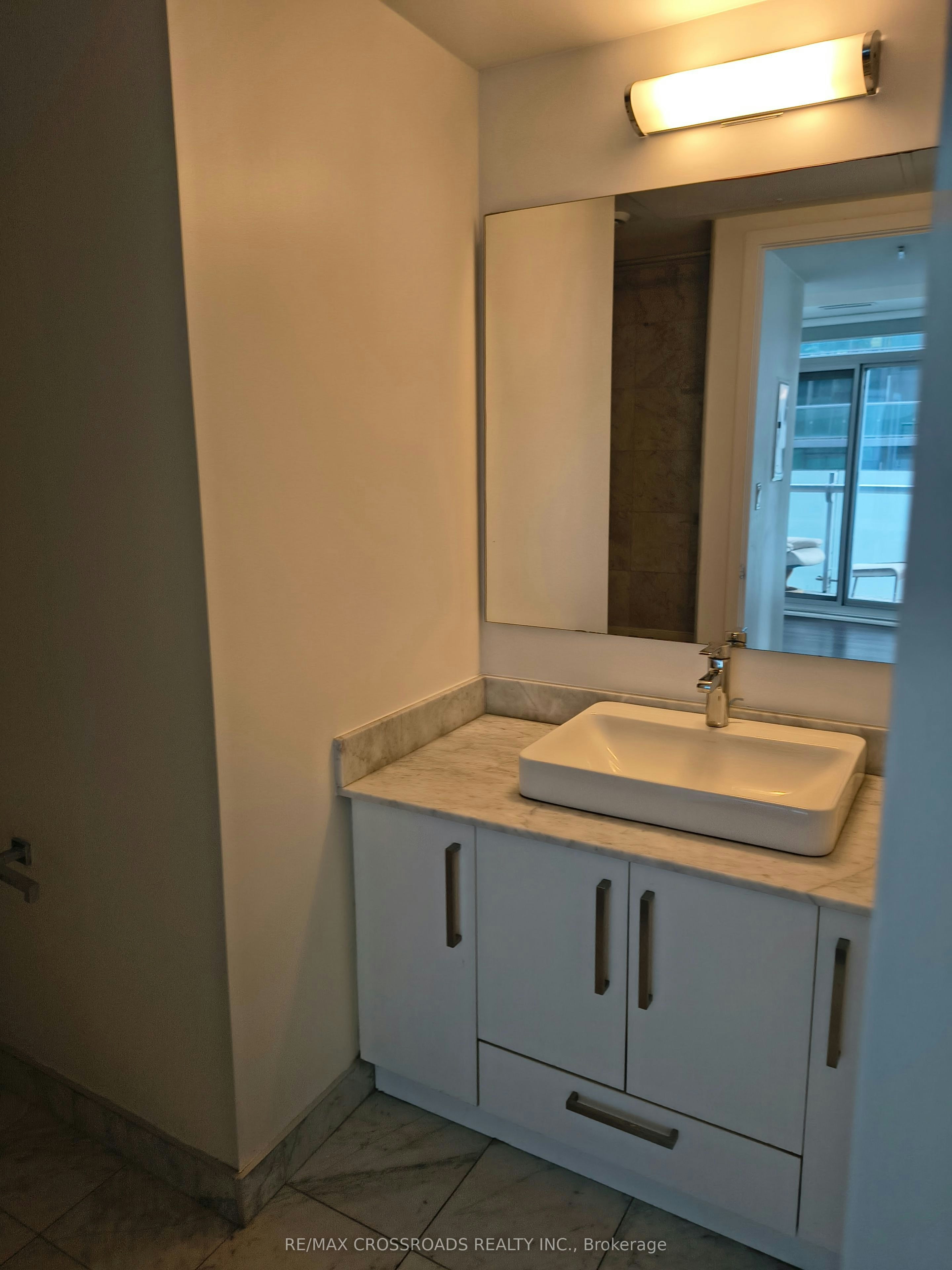 1104-12 York Street, Toronto, ON, M5J 2Z2 - 23