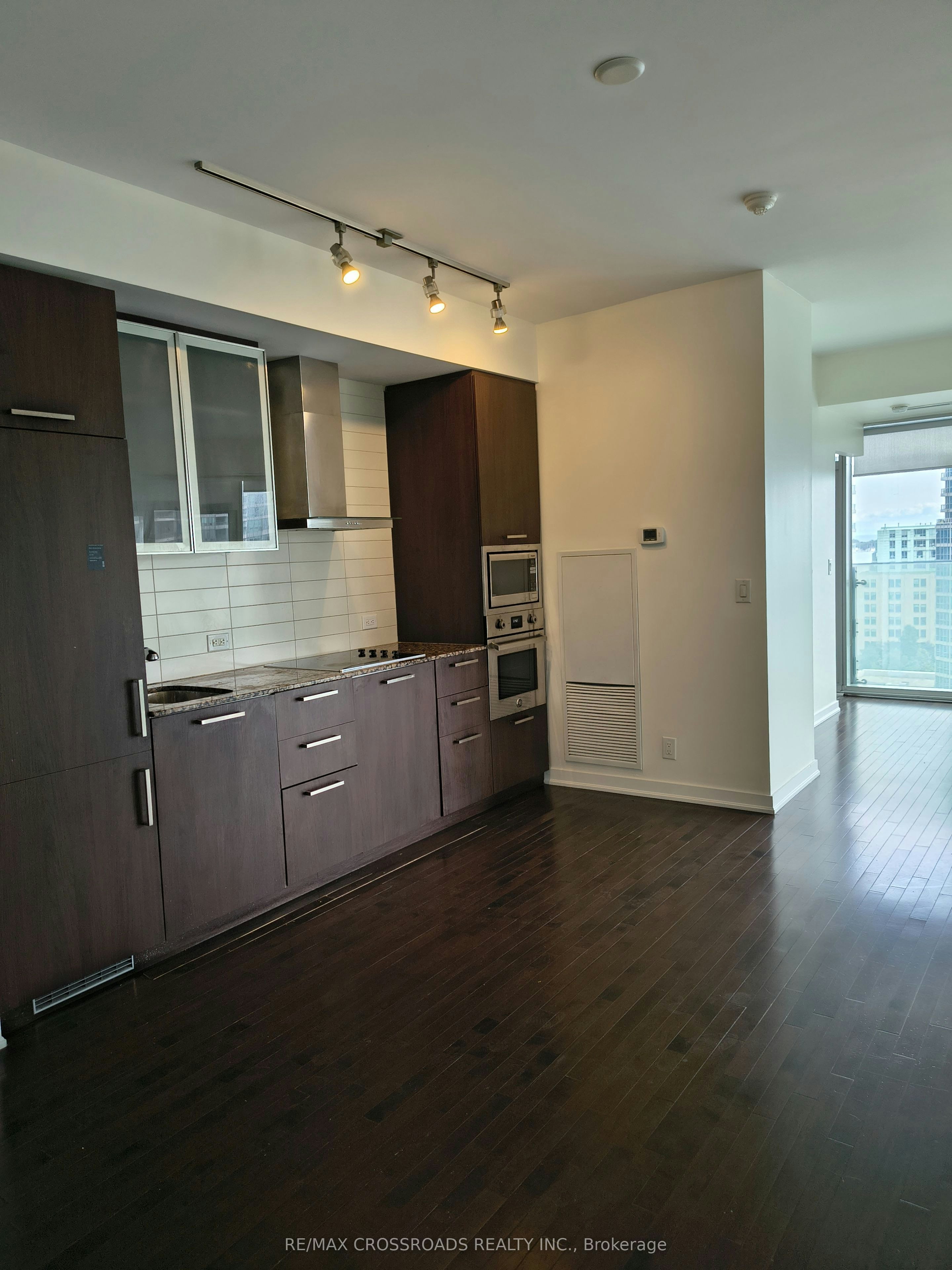 1104-12 York Street, Toronto, ON, M5J 2Z2 - 5