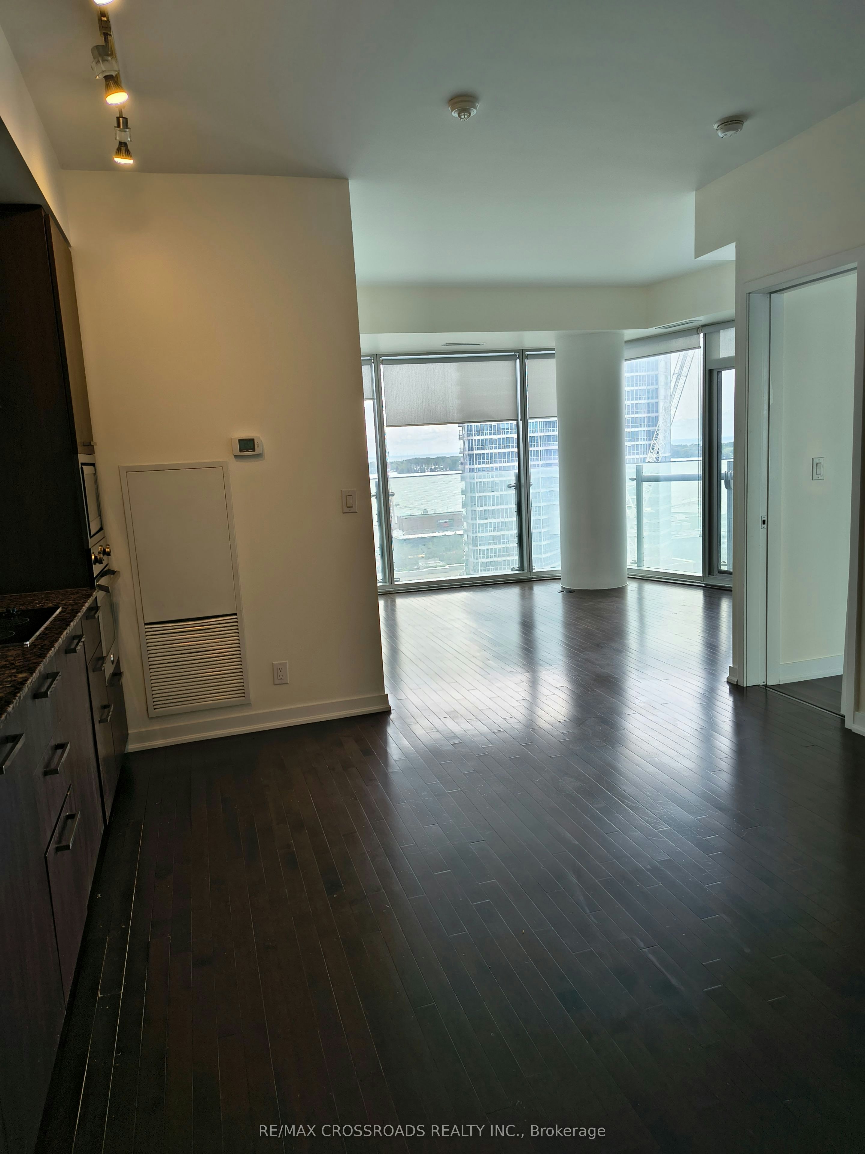 1104-12 York Street, Toronto, ON, M5J 2Z2 - 9