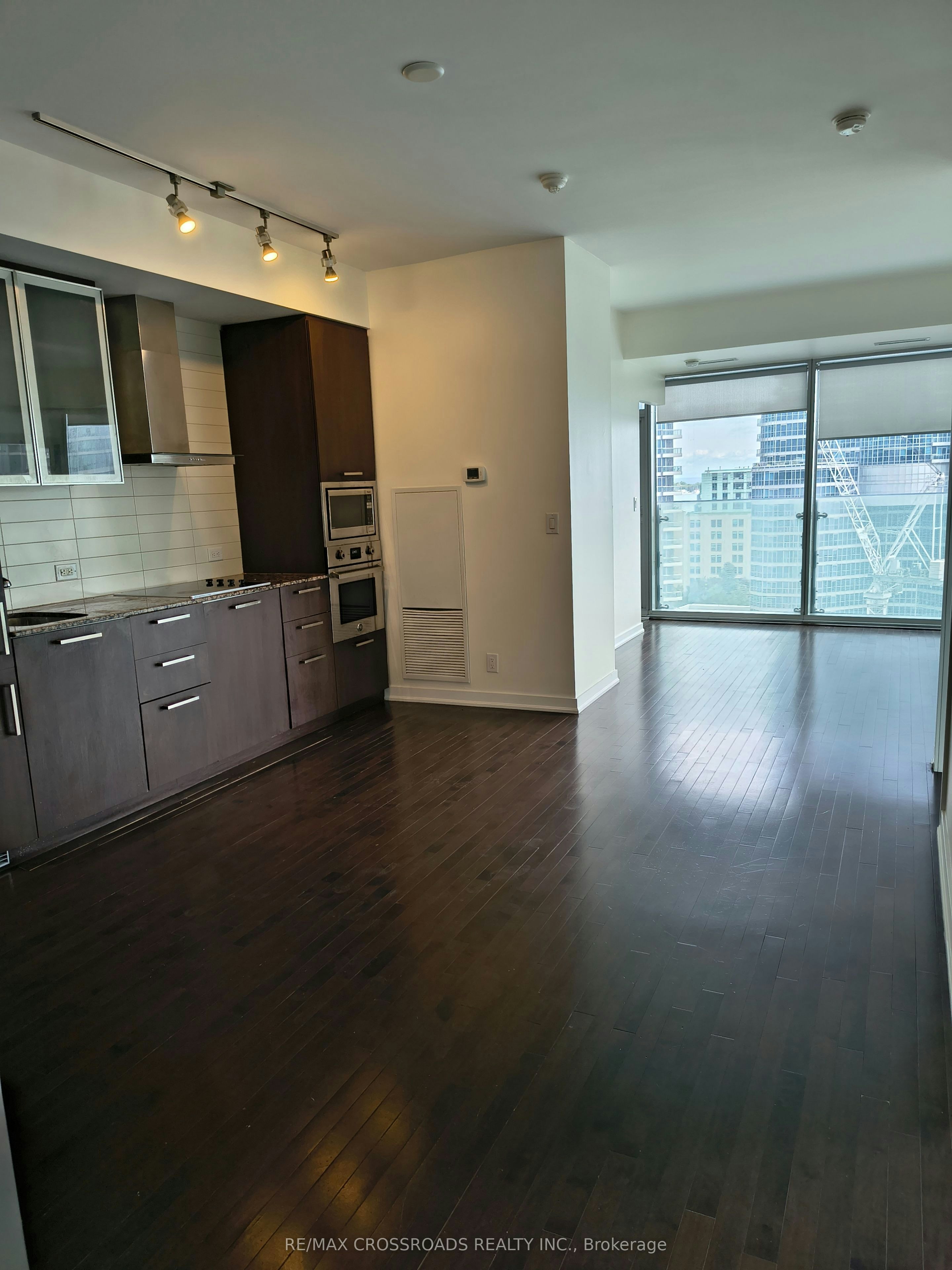 1104-12 York Street, Toronto, ON, M5J 2Z2 - 8