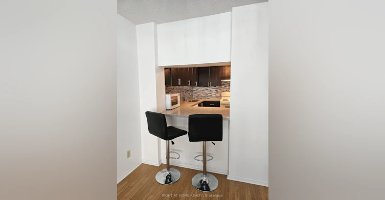 2011-711 Bay Street, Toronto, ON, M5G 2J8 - 2