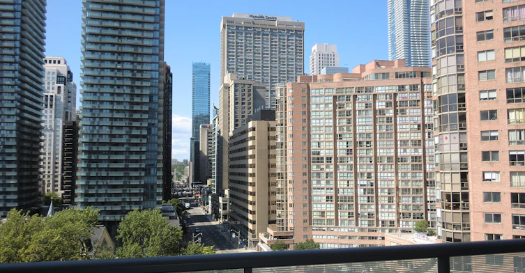 1122-57 St Joseph Street, Toronto, ON, M5S 0C5 - 4