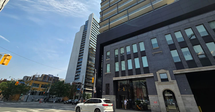 2610-125 Peter Street, Toronto, ON, M5V 0M2 - 2
