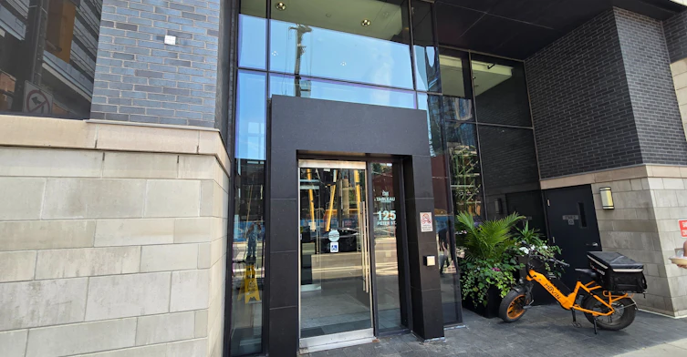 2610-125 Peter Street, Toronto, ON, M5V 0M2 - 3