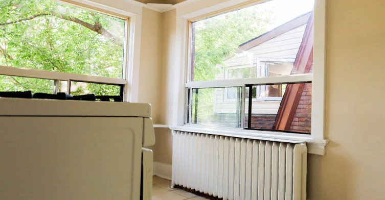 All Inclusive Upper-111 Northcliffe Boulevard, Toronto, ON, M6E 3K5 - 5