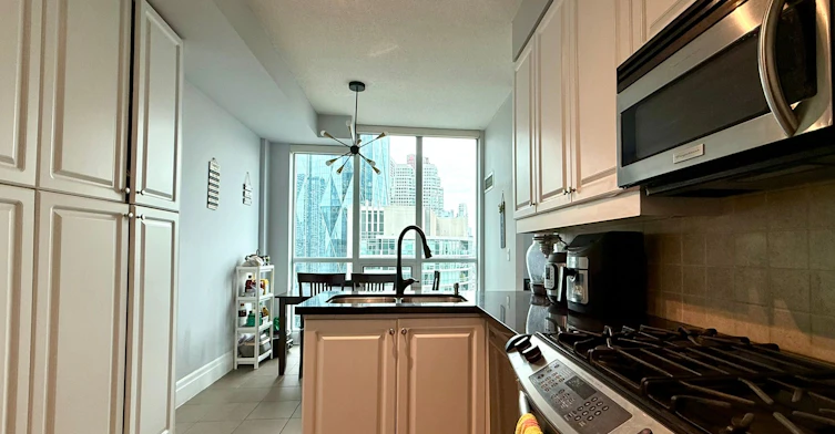 3803-16 Yonge Street, Toronto, ON, M5E 2A1 - 18