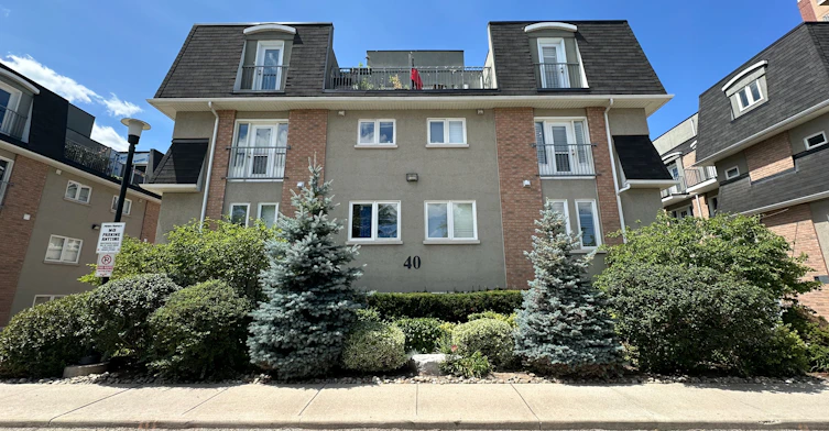 116-40 Merchant Lane, Toronto, ON, M6P 4J7
