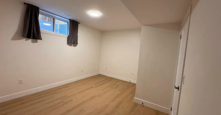 1B-53 Bishop Avenue, Toronto, ON, M2M 1Z4 - 8