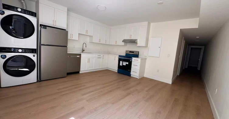 1B-53 Bishop Avenue, Toronto, ON, M2M 1Z4