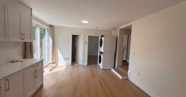5-53 Bishop Avenue, Toronto, ON, M2M 1Z4 - 2