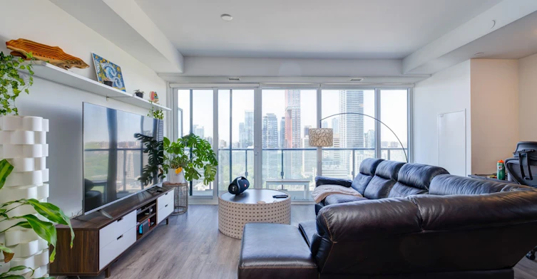 2302-575 Bloor Street E, Toronto, ON, M4X 1J8 - 9