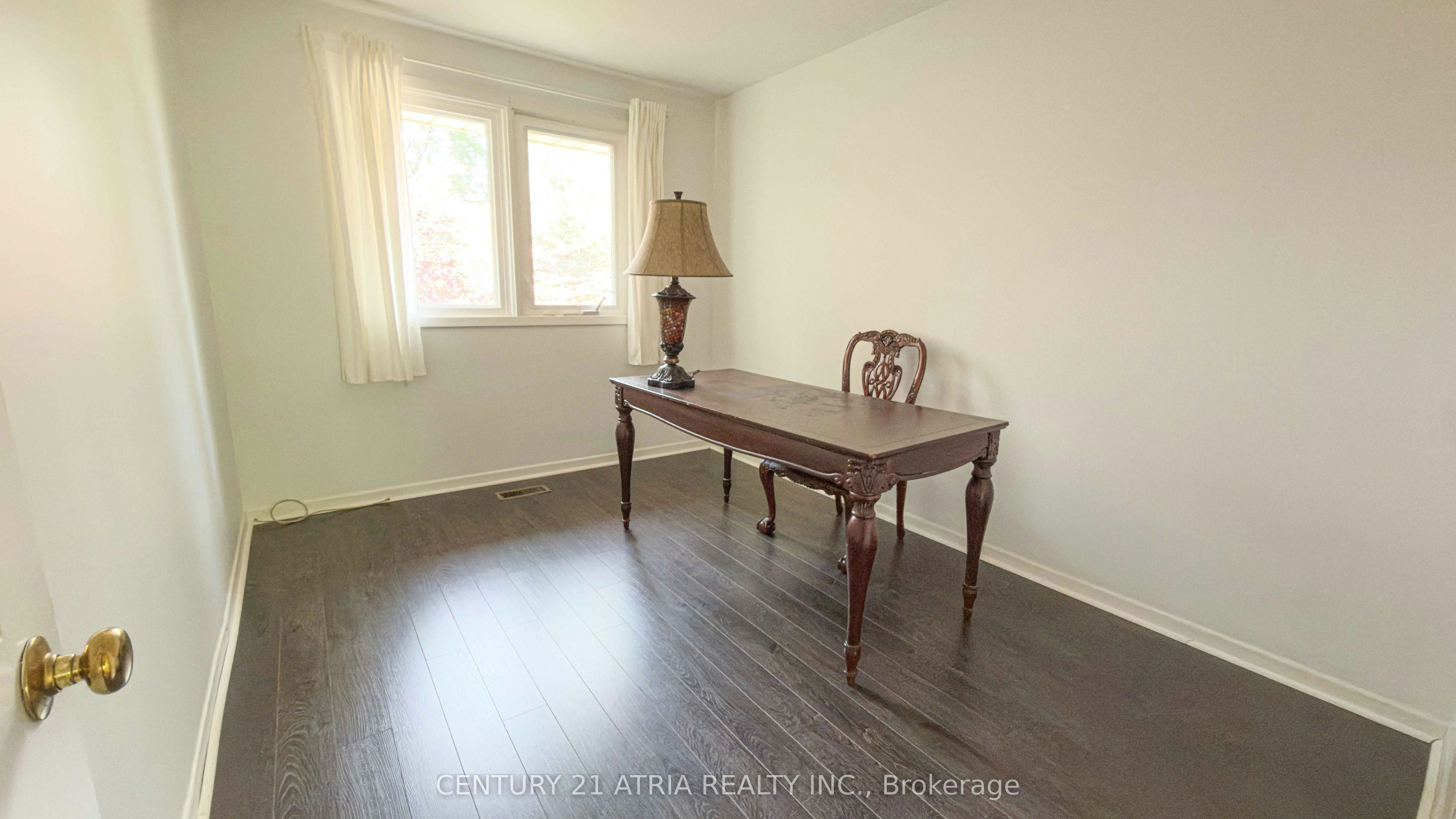 11 Danville Drive, Toronto, ON, M2P 1H7 - 17
