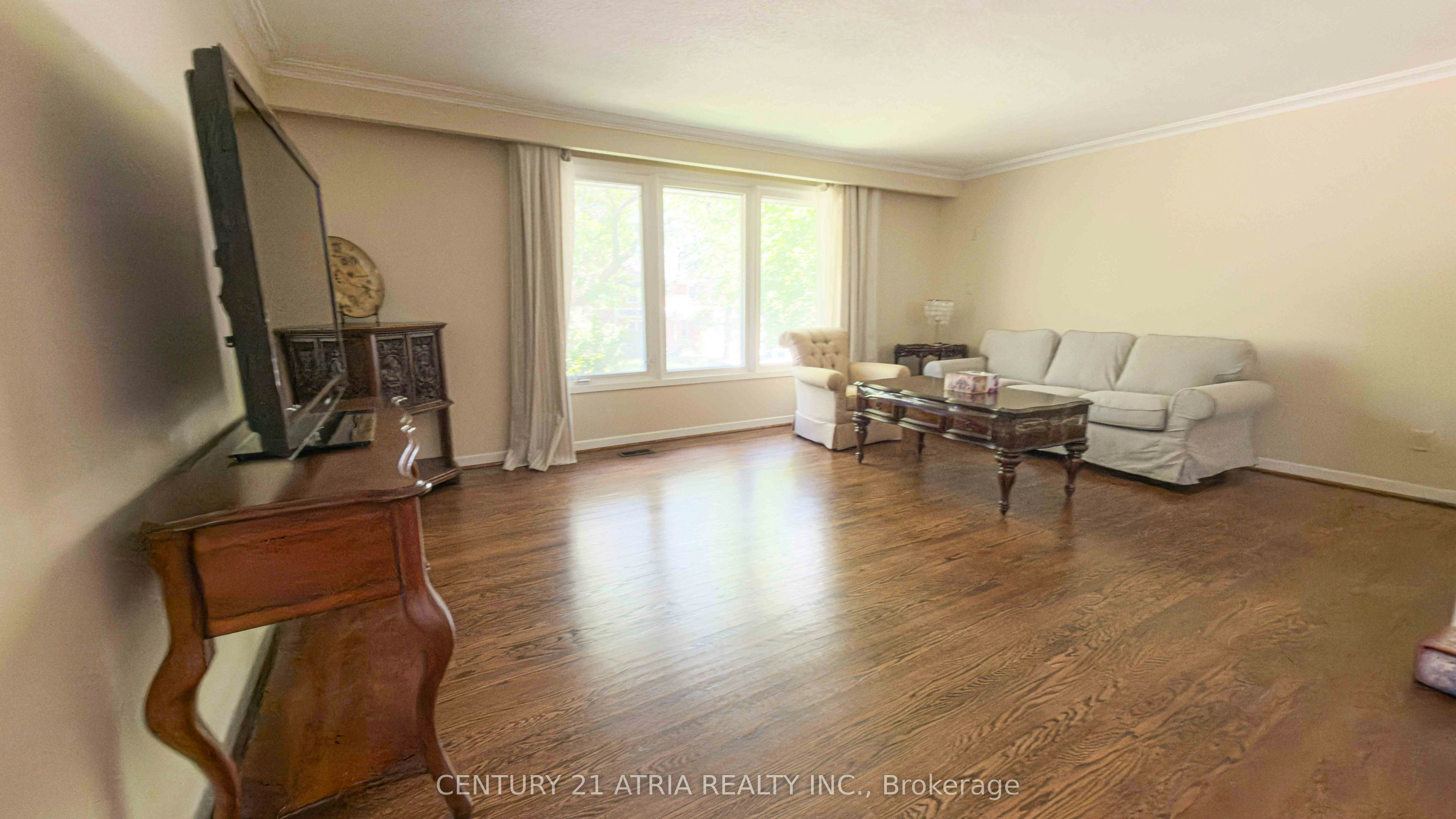 11 Danville Drive, Toronto, ON, M2P 1H7 - 9