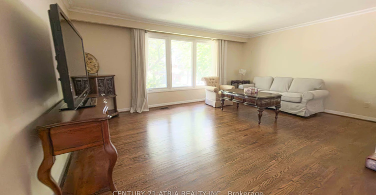 11 Danville Drive, Toronto, ON, M2P 1H7 - 9