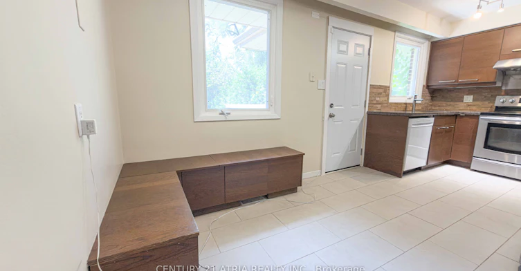 11 Danville Drive, Toronto, ON, M2P 1H7 - 14