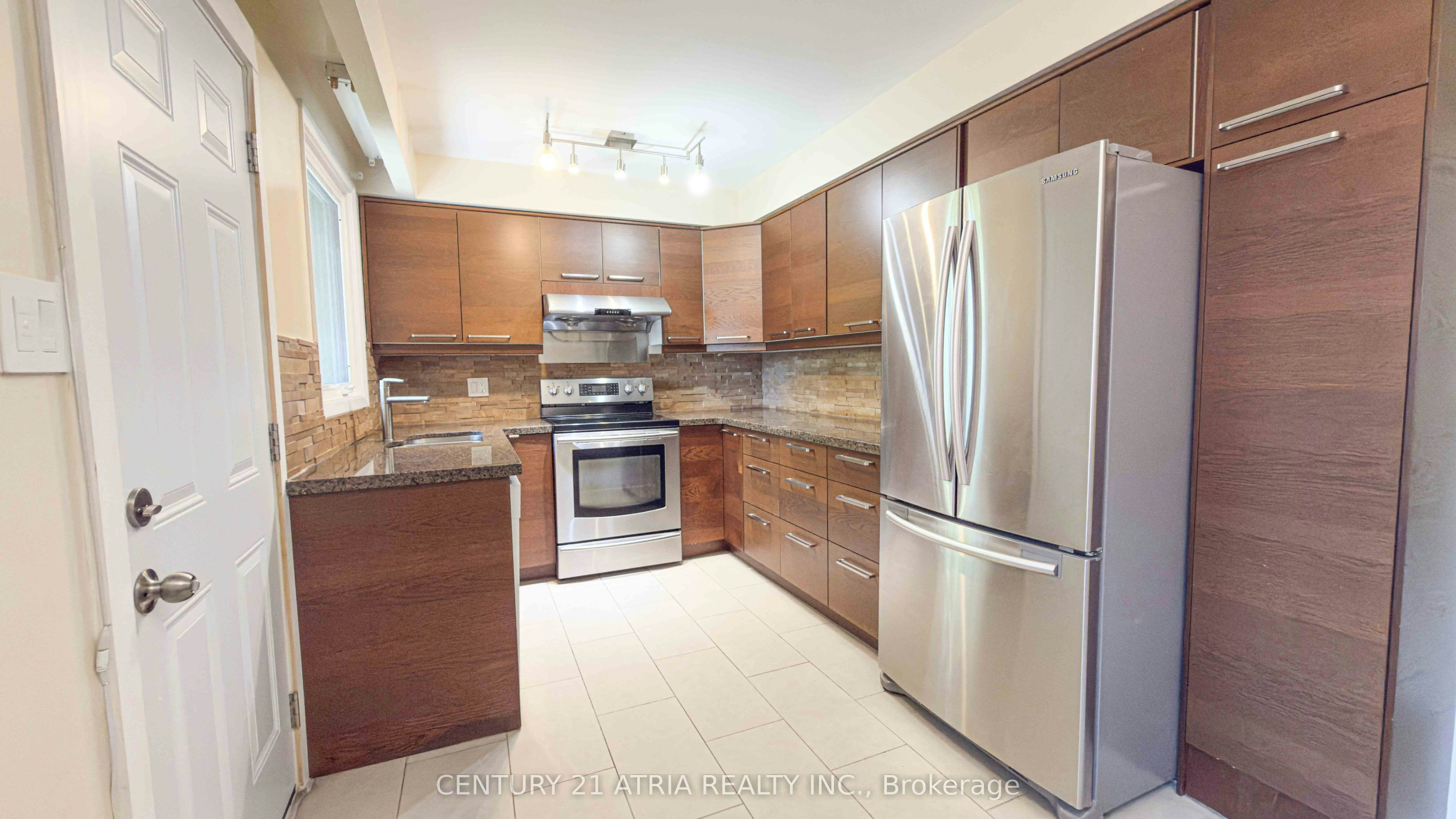 11 Danville Drive, Toronto, ON, M2P 1H7 - 12