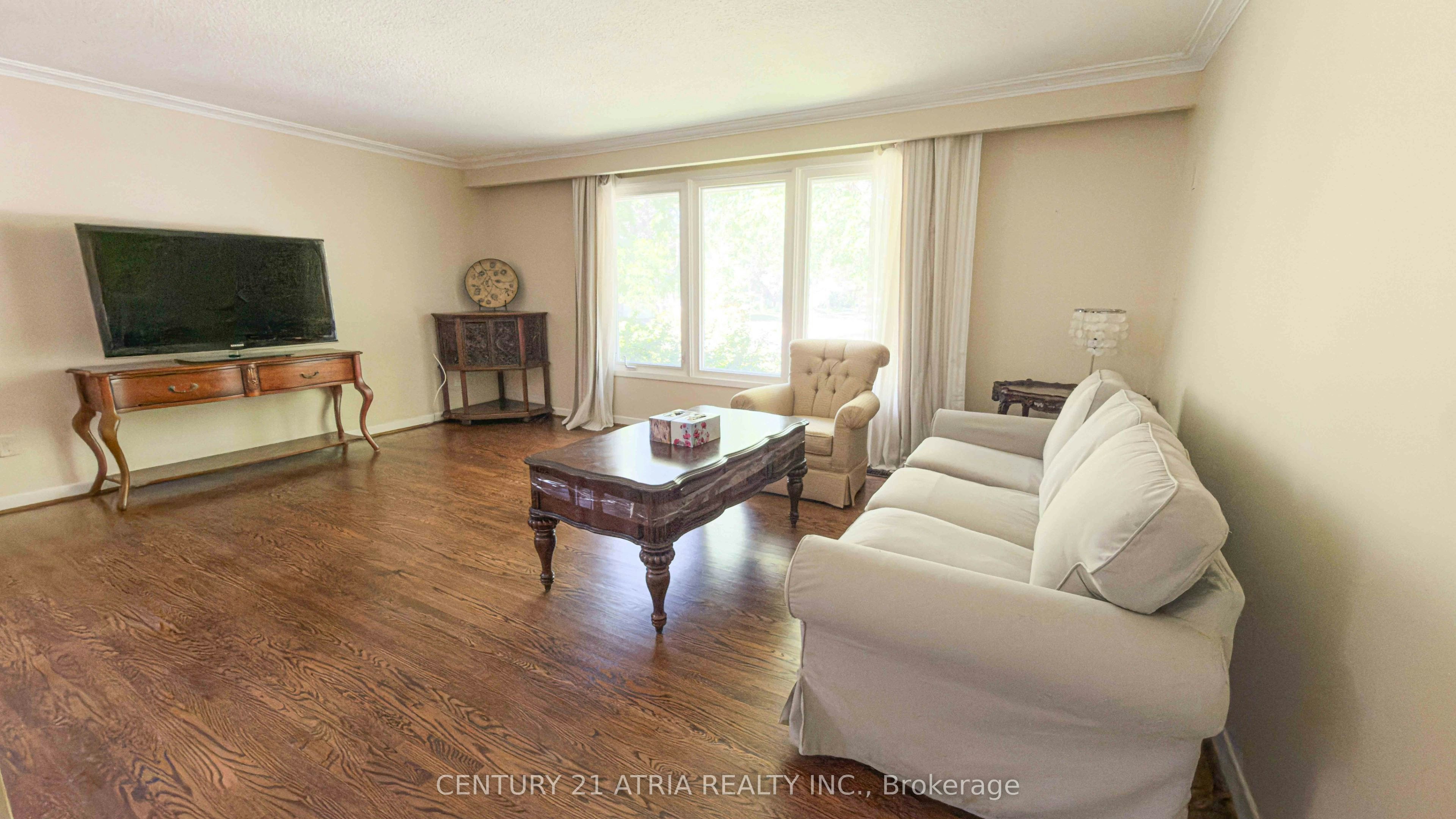 11 Danville Drive, Toronto, ON, M2P 1H7 - 7