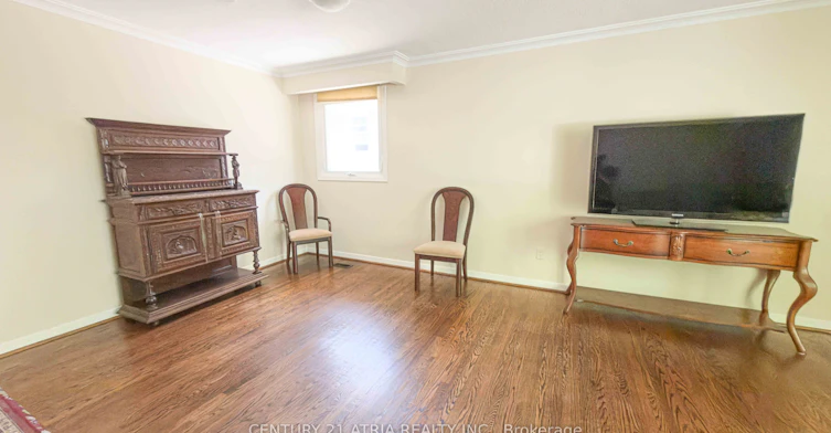 11 Danville Drive, Toronto, ON, M2P 1H7 - 8