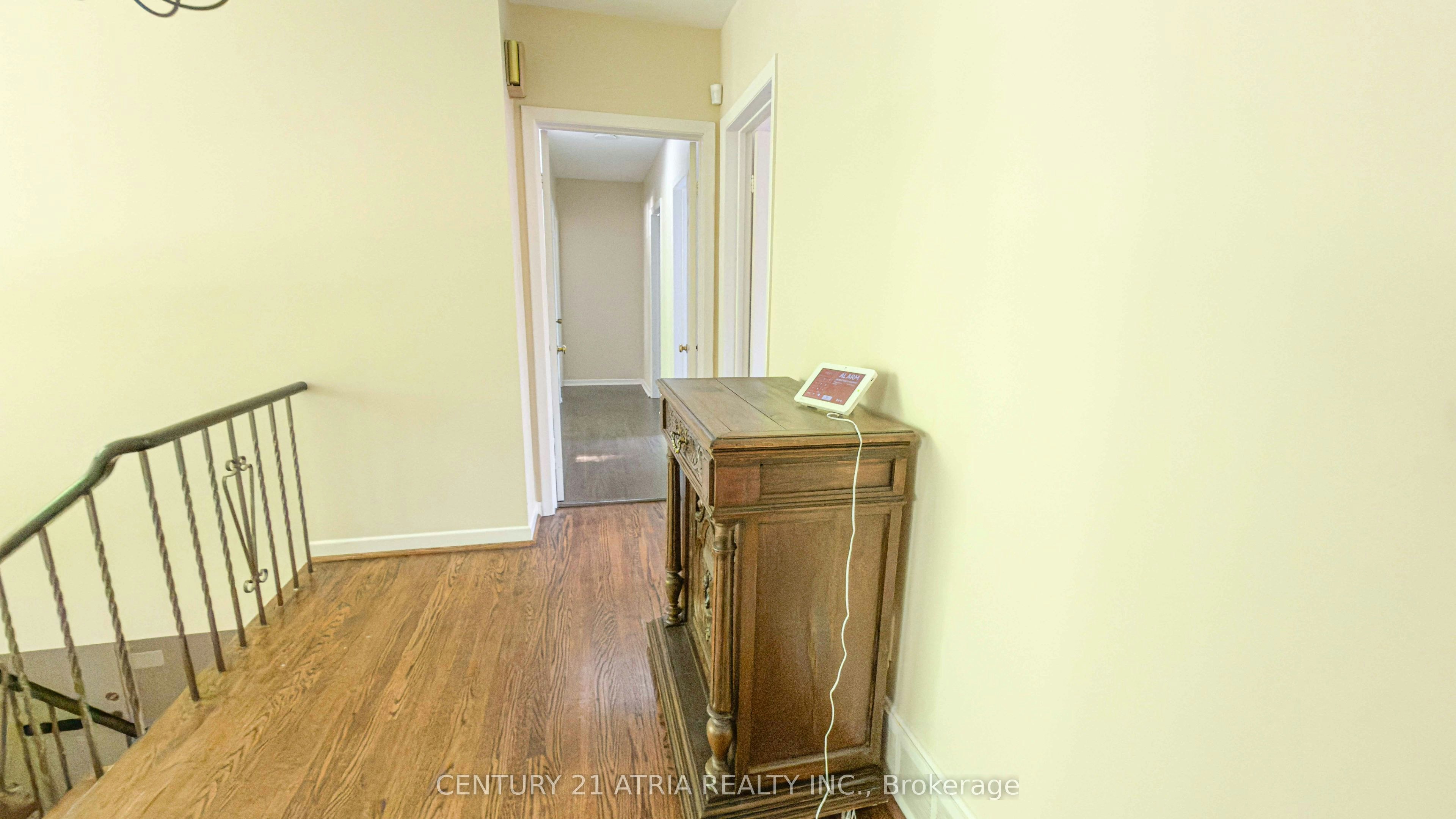 11 Danville Drive, Toronto, ON, M2P 1H7 - 16
