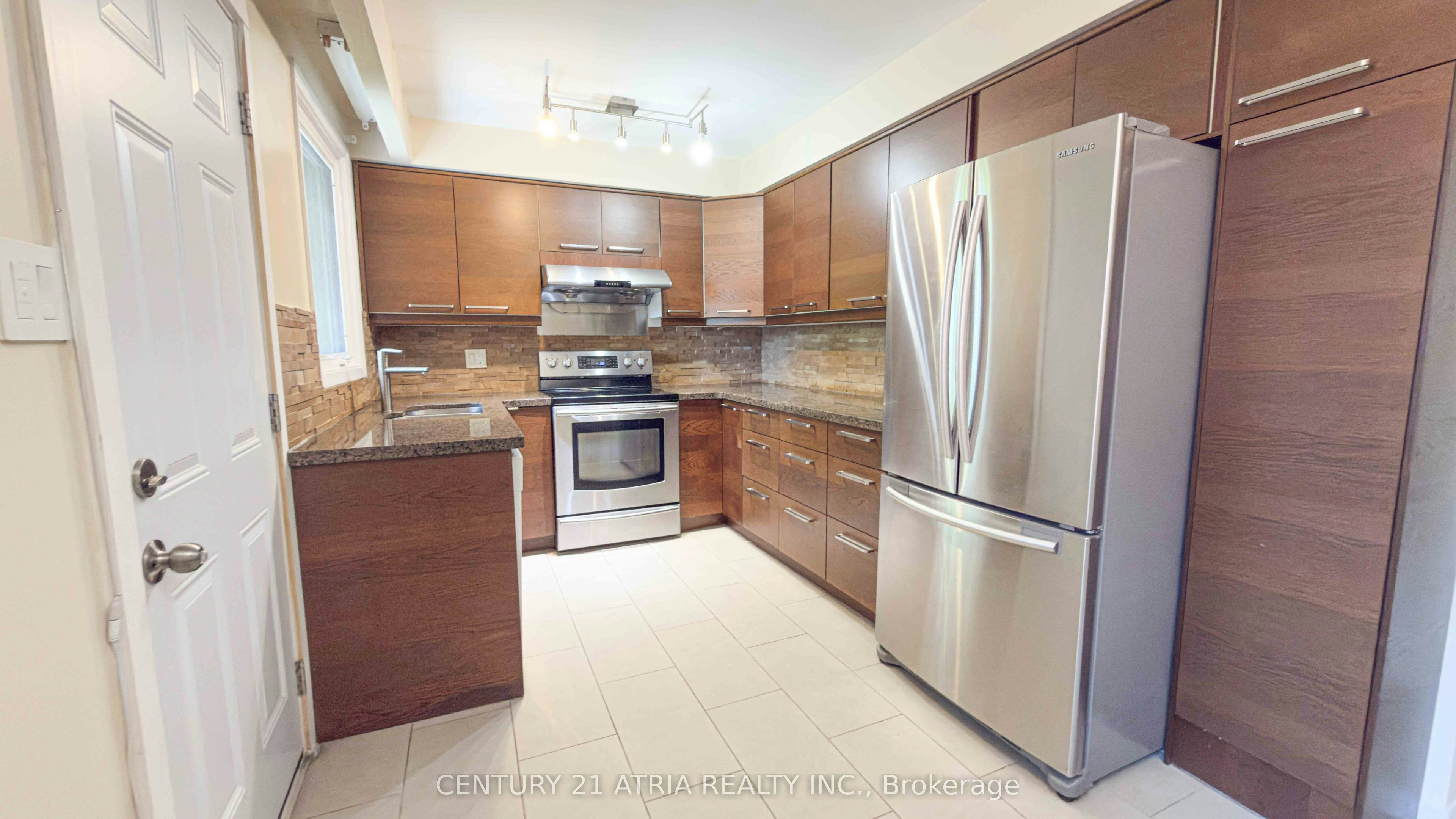 11 Danville Drive, Toronto, ON, M2P 1H7 - 11