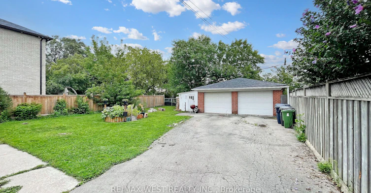 BSMT-139 Ranee Avenue, Toronto, ON, M6A 1N3 - 5