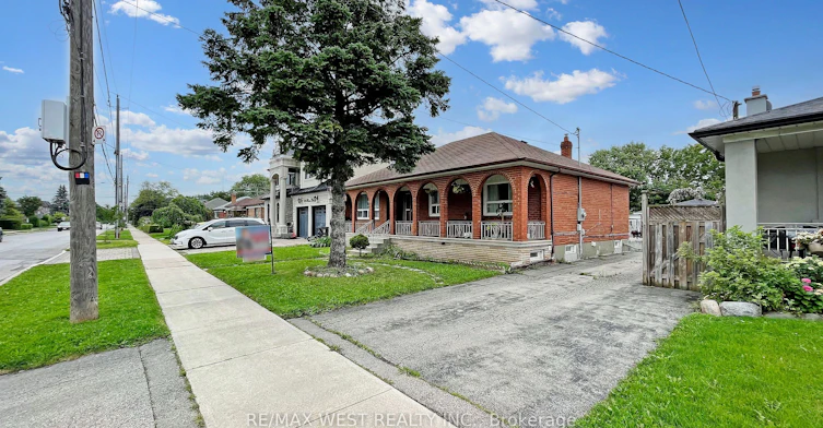 BSMT-139 Ranee Avenue, Toronto, ON, M6A 1N3 - 3