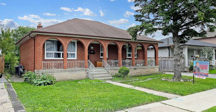BSMT-139 Ranee Avenue, Toronto, ON, M6A 1N3 - 4