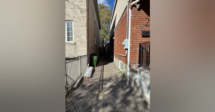lower-2 Coates Avenue, Toronto, ON, M6C 1K7 - 23