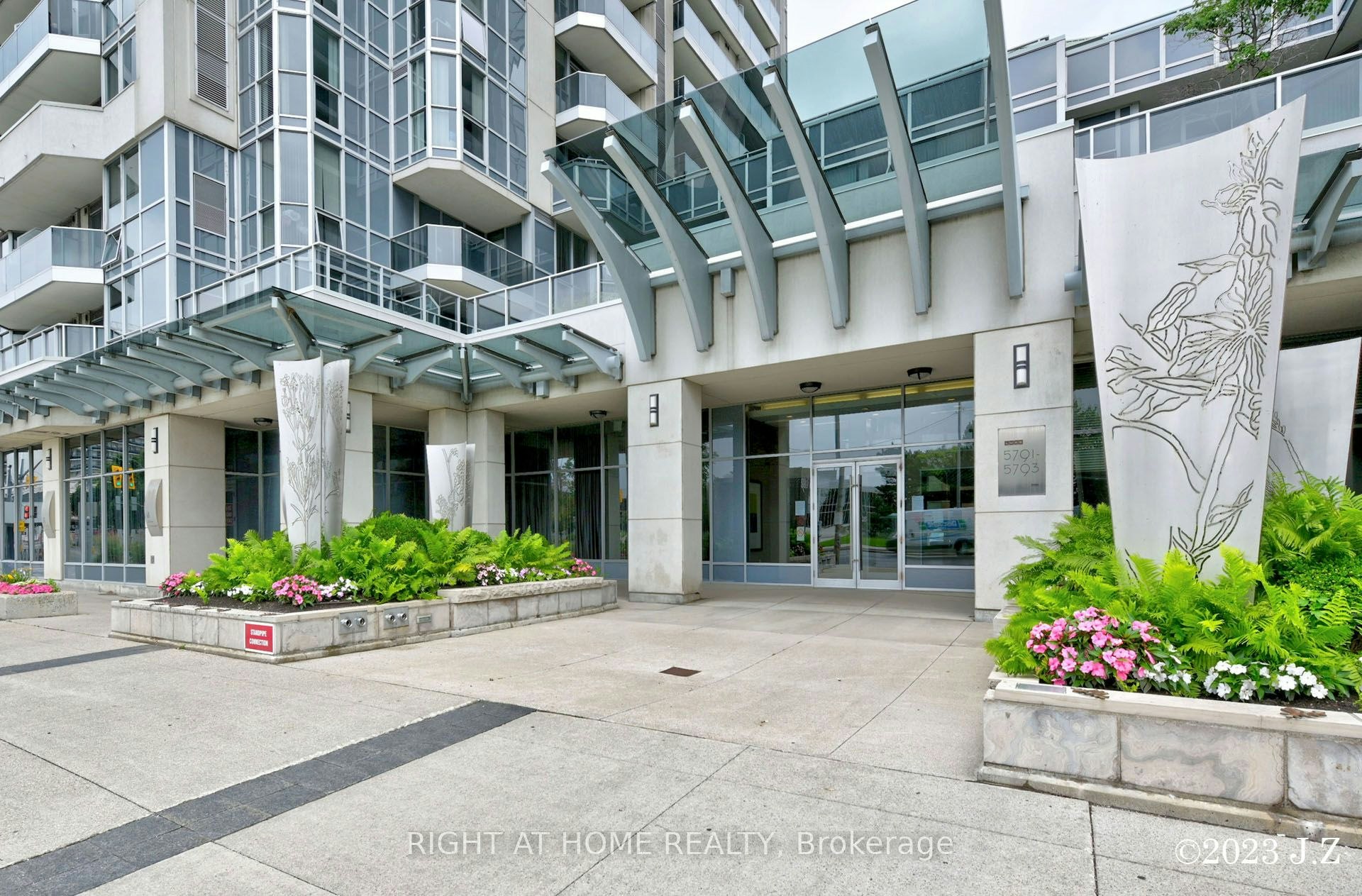 1009-5793 Yonge Street, Toronto, ON, M2M 0A9 - 2