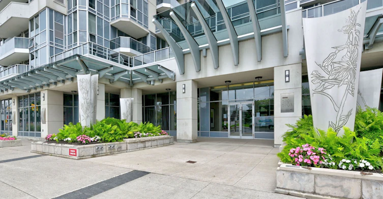 1009-5793 Yonge Street, Toronto, ON, M2M 0A9 - 2