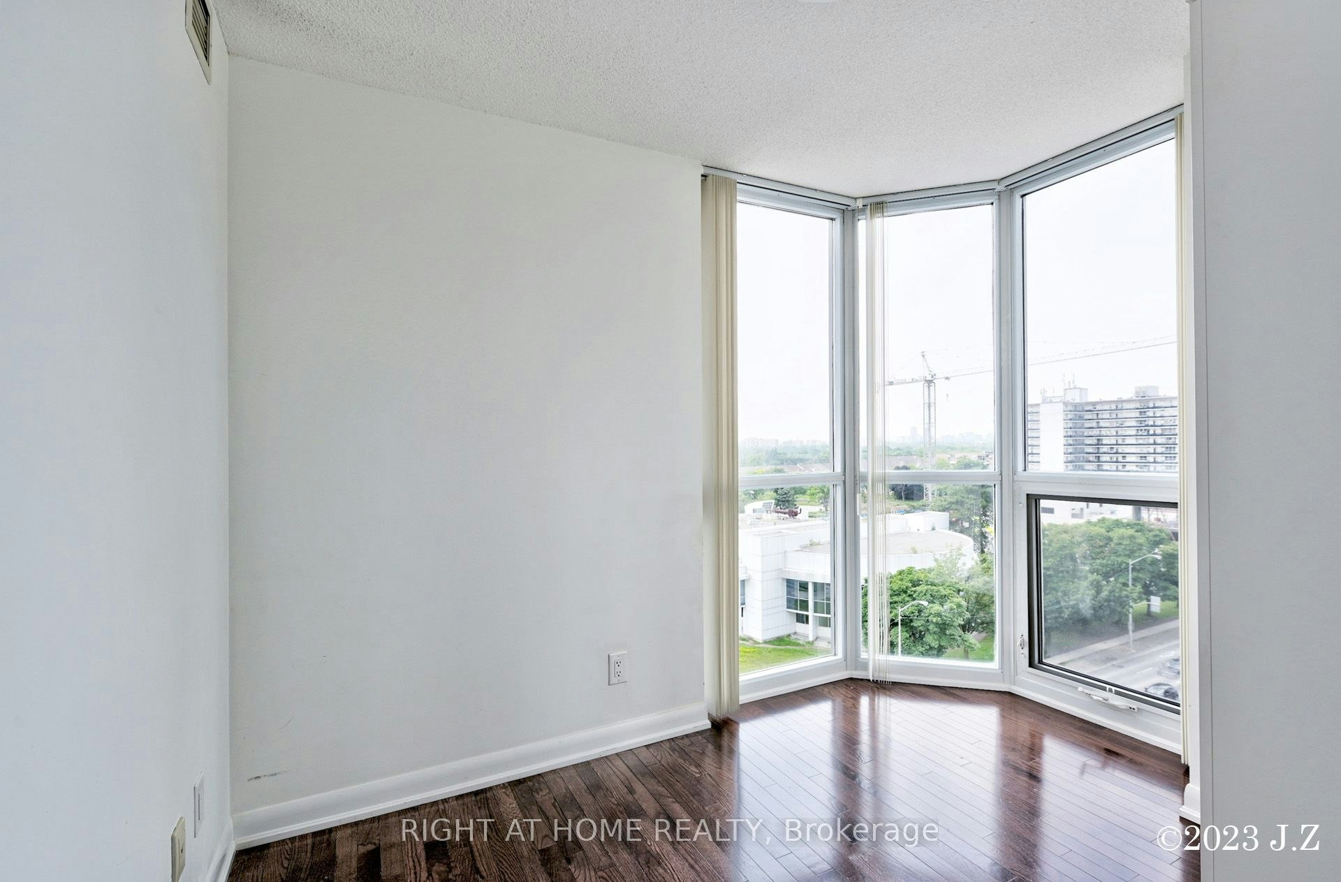 1009-5793 Yonge Street, Toronto, ON, M2M 0A9 - 13